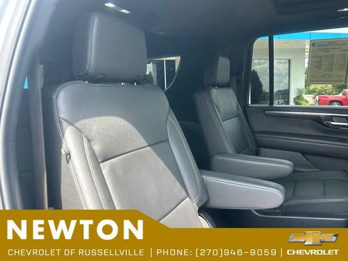 Used 2025 Chevrolet Suburban Z71 w/ Comfort Package AWD/4WD image 28
