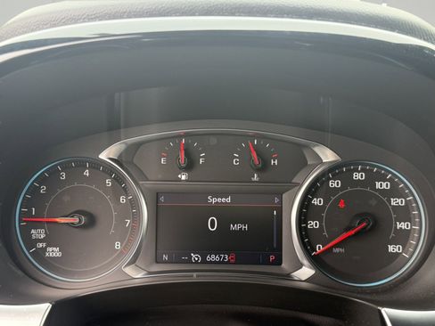 Used 2023 Chevrolet Traverse LT image 20