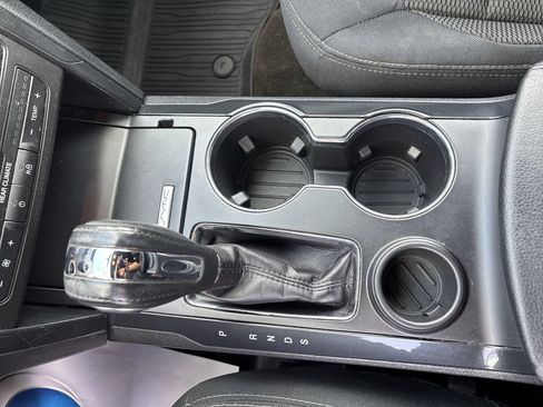 Used 2018 Ford Explorer XLT FWD image 21
