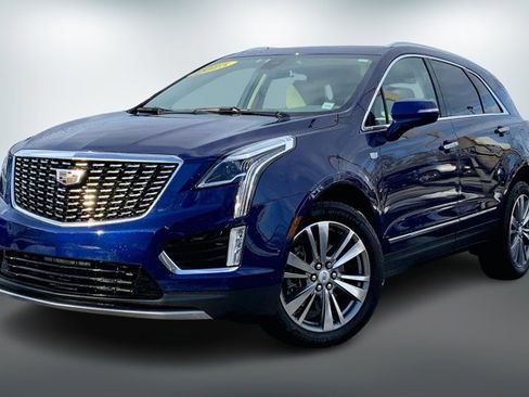 Used 2025 Cadillac XT5 Premium Luxury w/ LPO, Floor Liner Package image 12