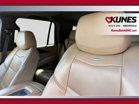 Used 2020 Cadillac Escalade Platinum AWD/4WD image 13