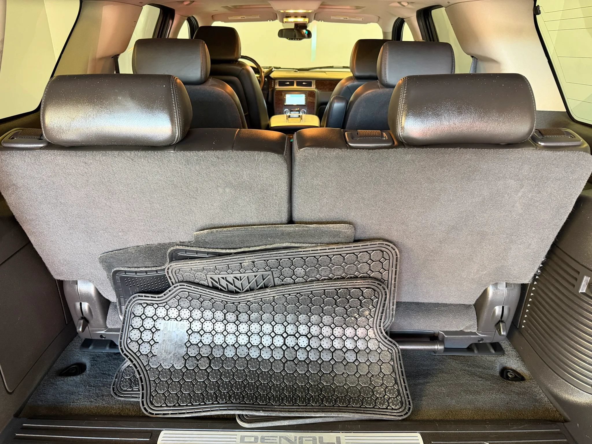 Used 2007 GMC Yukon Denali AWD/4WD image 38