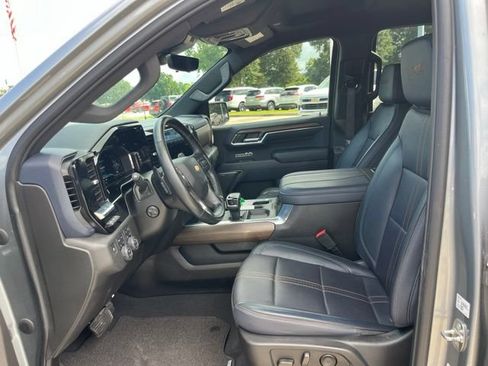 Used 2024 Chevrolet Silverado 1500 High Country w/ Technology Package AWD/4WD image 17