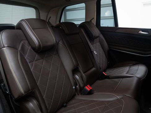 Used 2019 Mercedes-Benz GLS 550 4MATIC image 23