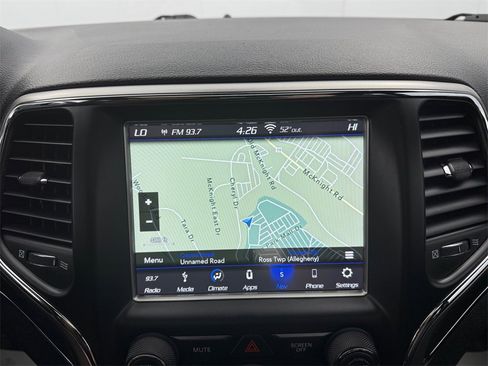 Used 2018 Jeep Grand Cherokee Limited image 19