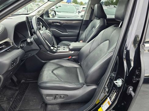 Used 2023 Toyota Highlander Limited AWD/4WD image 23