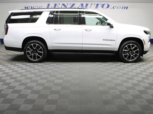 Used 2026 Chevrolet Suburban RST w/ Comfort Package AWD/4WD image 2