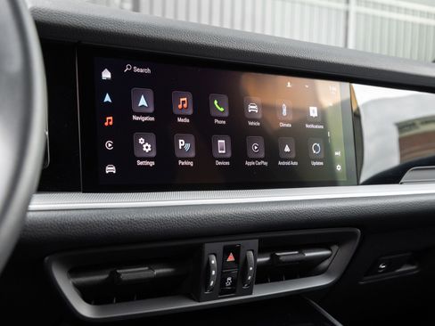 Certified 2025 Porsche Cayenne image 25