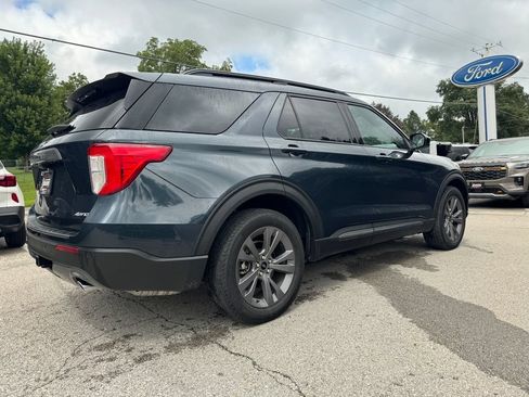 Used 2024 Ford Explorer XLT w/ Equipment Group 202A AWD/4WD image 5