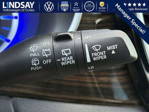 Used 2023 Chrysler Pacifica Limited image 23