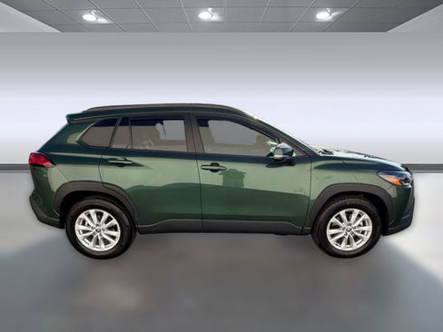 Used 2022 Toyota Corolla Cross LE w/ Moonroof Package FWD image 8