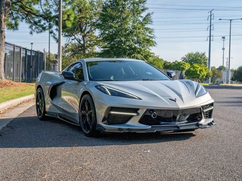 Used 2021 Chevrolet Corvette Stingray Coupe w/ Z51 Performance Package RWD image 3