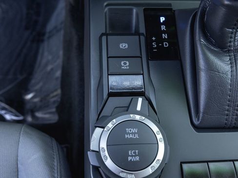 Certified 2024 Toyota Tacoma SR5 AWD/4WD image 19