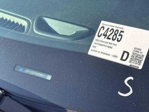 Used 2023 Chevrolet Bolt EUV LT w/ Convenience Package image 52