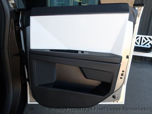 Used 2024 Tesla Cybertruck AWD Crew Cab image 26