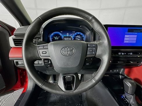 Used 2025 Toyota Camry XSE FWD image 15