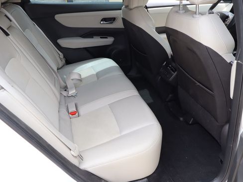 Used 2024 Nissan Ariya FWD image 17