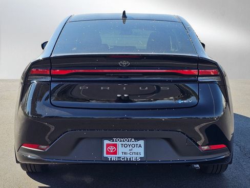 Used 2024 Toyota Prius LE image 33