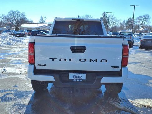 Used 2024 Toyota Tacoma TRD Off-Road image 30