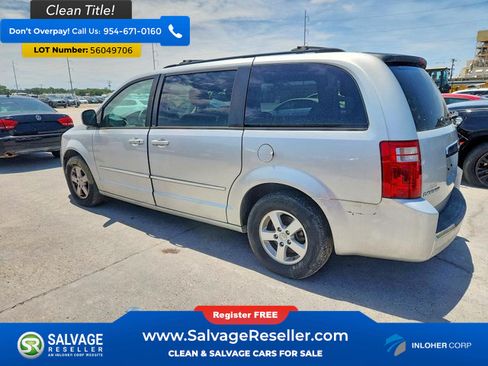 Used 2010 Dodge Grand Caravan SXT FWD image 3