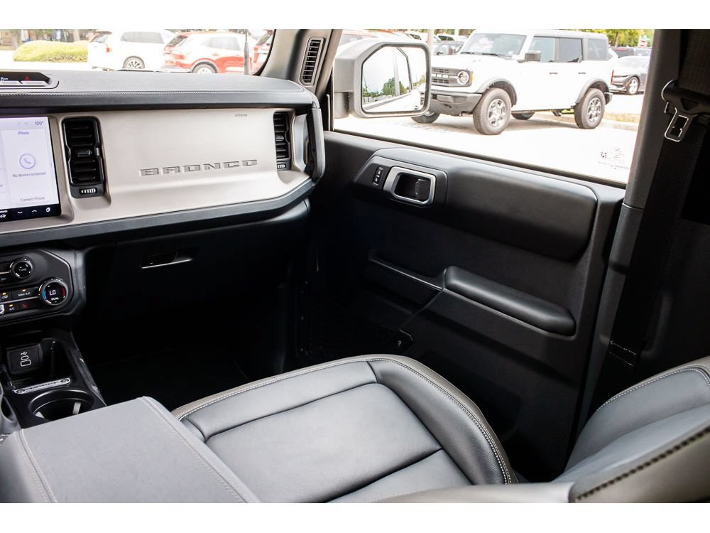 Used 2026 Ford Bronco Outer Banks AWD/4WD image 14