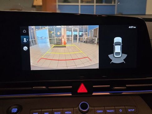 Used 2023 Hyundai Elantra Limited w/ Cargo Package image 17