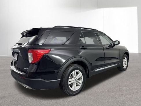 Used 2023 Ford Explorer XLT w/ Equipment Group 202A AWD/4WD image 34