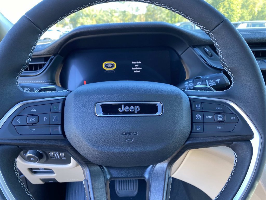 New 2027 Jeep Grand Cherokee Limited AWD/4WD image 12