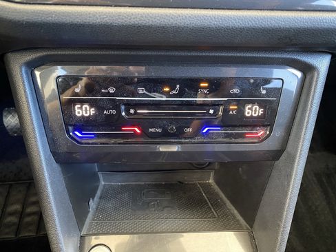 Certified 2022 Volkswagen Tiguan SE FWD image 25