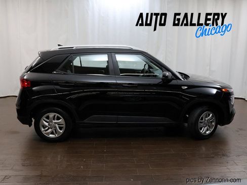 Used 2020 Hyundai Venue SEL FWD image 6