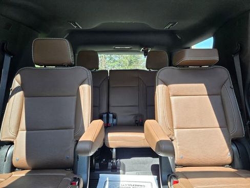Used 2023 Chevrolet Tahoe High Country AWD/4WD image 35
