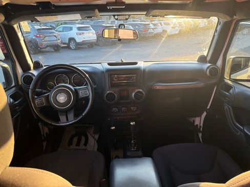 Used 2014 Jeep Wrangler Unlimited Sport w/ Connectivity Group image 12