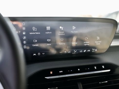 Used 2025 Buick Enclave Avenir w/ Super Cruise Package image 17