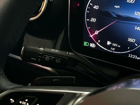 Certified 2025 Mercedes-Benz GLC 300 4MATIC image 32