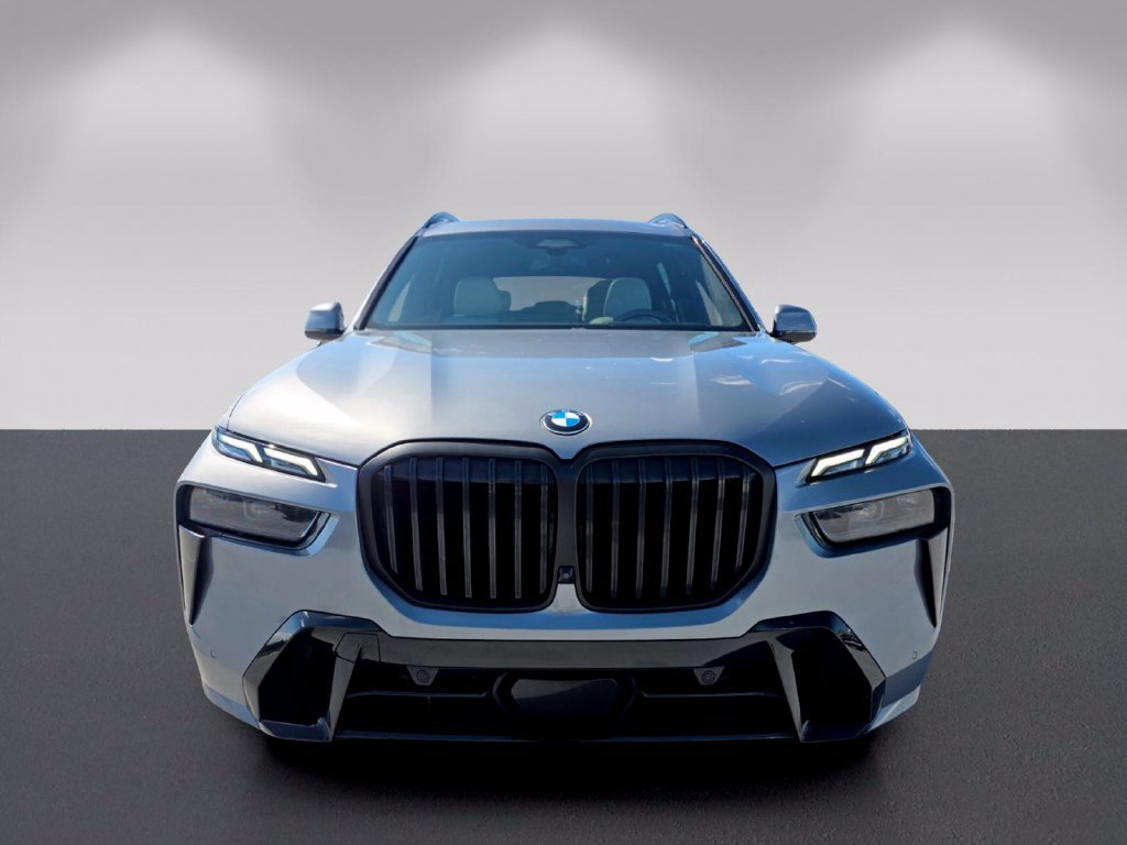 Certified 2024 BMW X7 xDrive40i w/ Executive Package AWD/4WD image 2