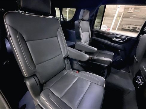 Used 2023 Chevrolet Suburban Premier image 24