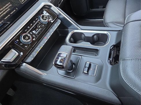 Used 2022 GMC Sierra 1500 Denali AWD/4WD image 19