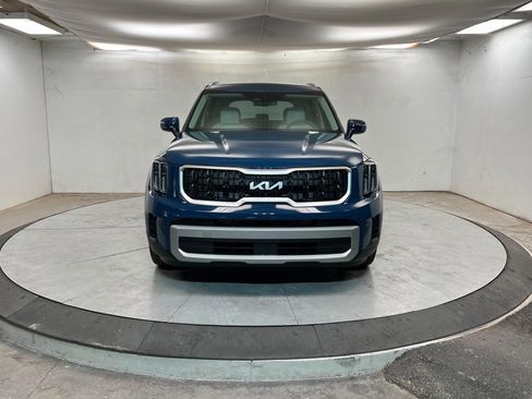 Used 2023 Kia Telluride EX image 9
