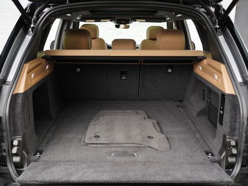 Used 2023 Land Rover Range Rover SE image 40