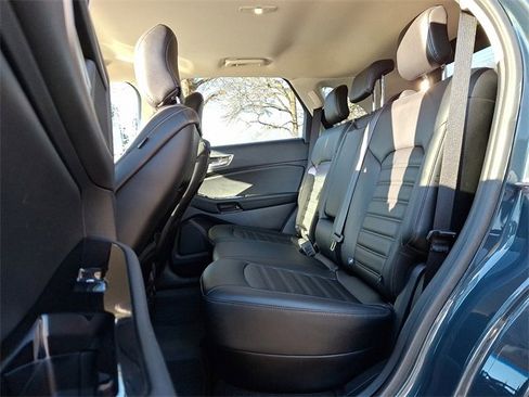 Used 2019 Ford Edge SEL w/ Equipment Group 201A image 10
