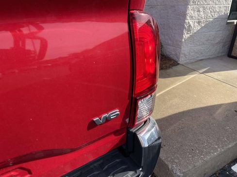 Used 2020 Toyota Tacoma SR5 RWD image 13