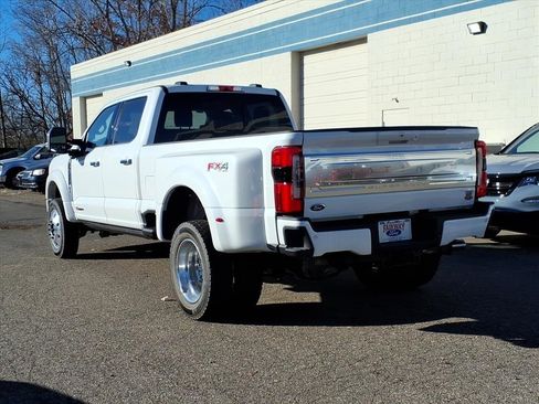 Used 2025 Ford F450 Platinum w/ Platinum Plus Package image 2