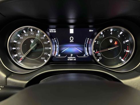 Used 2021 Maserati Ghibli S GranSport RWD image 47