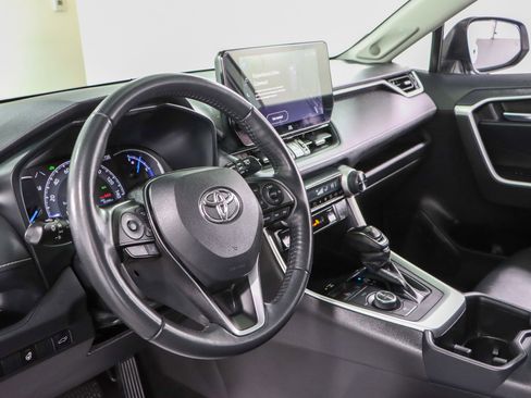 Used 2023 Toyota RAV4 XLE Premium image 23