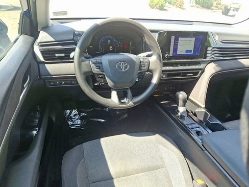 Used 2025 Toyota Camry LE FWD image 11