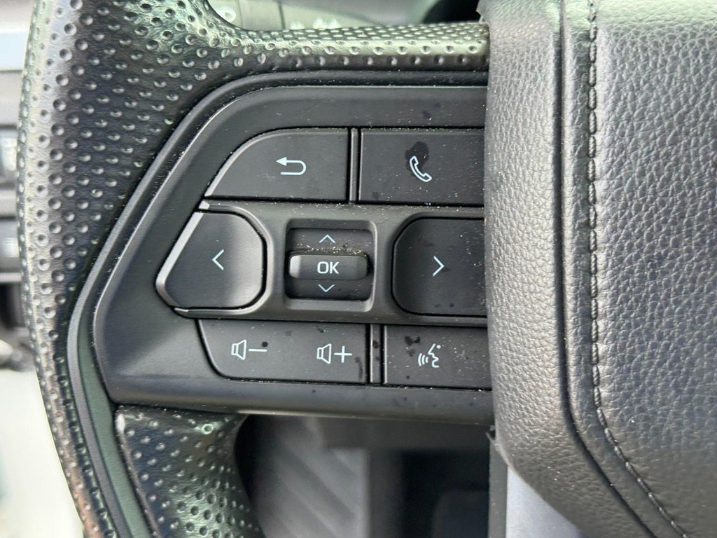 Used 2025 Toyota Tacoma SR5 AWD/4WD image 26