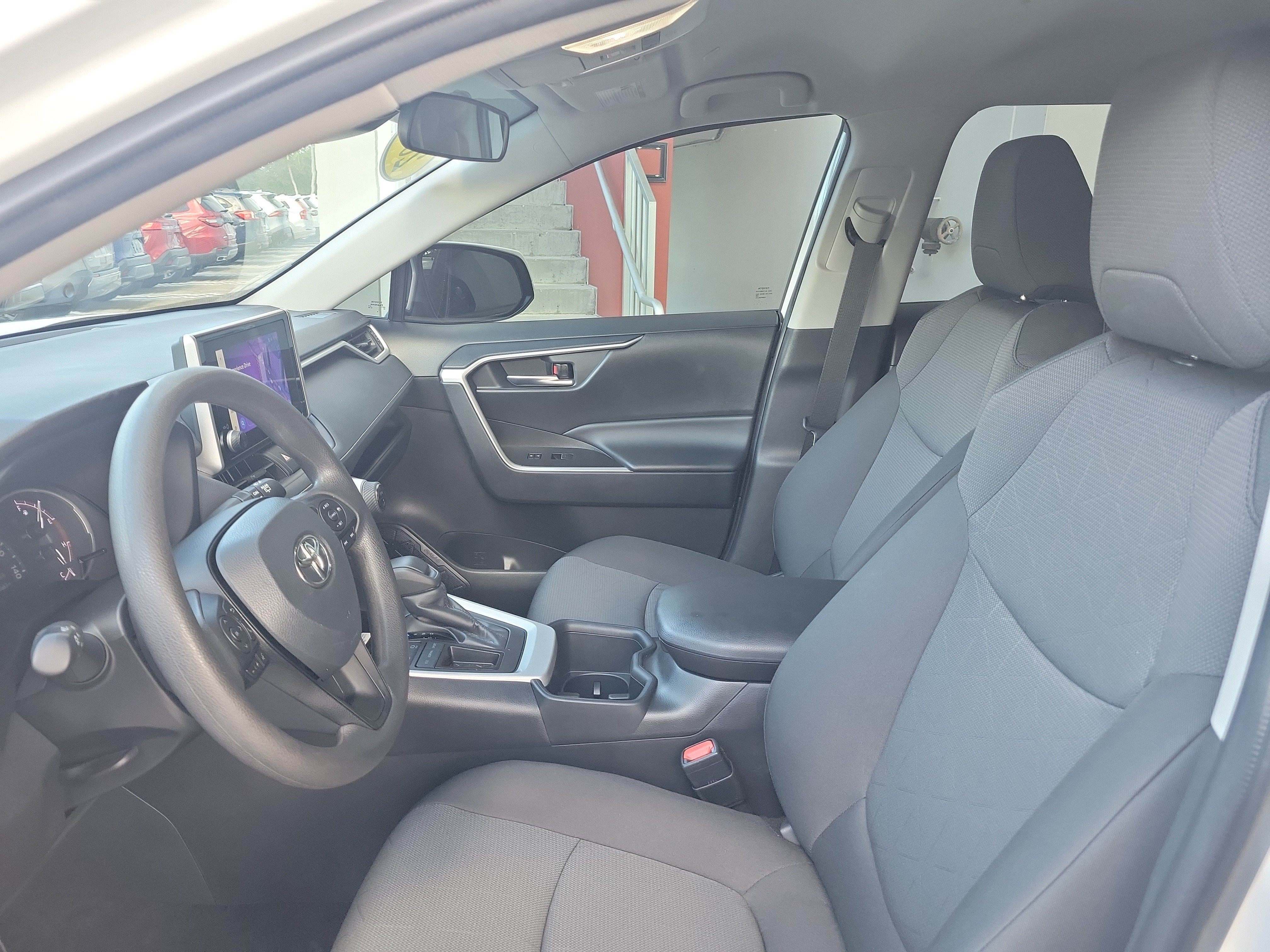 Used 2024 Toyota RAV4 XLE FWD image 22