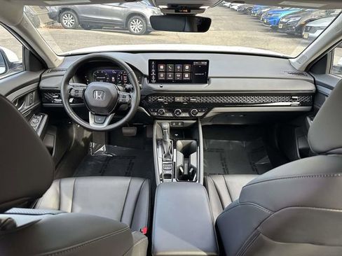 Used 2025 Honda Accord Touring image 12