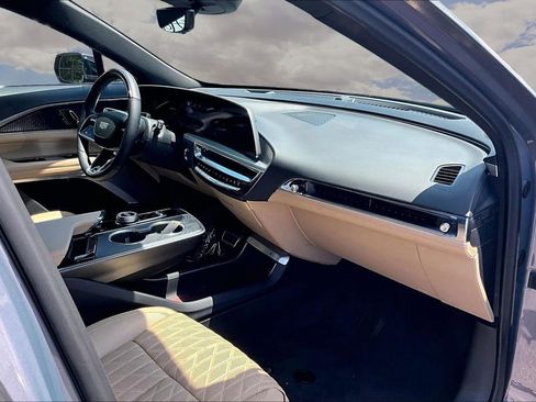 Certified 2025 Cadillac Lyriq Luxury w/ Nappa Leather Package AWD/4WD image 26