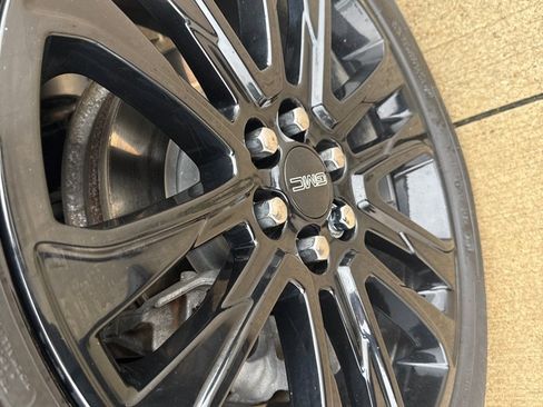 Used 2023 GMC Acadia SLE w/ Driver Convenience Package image 9